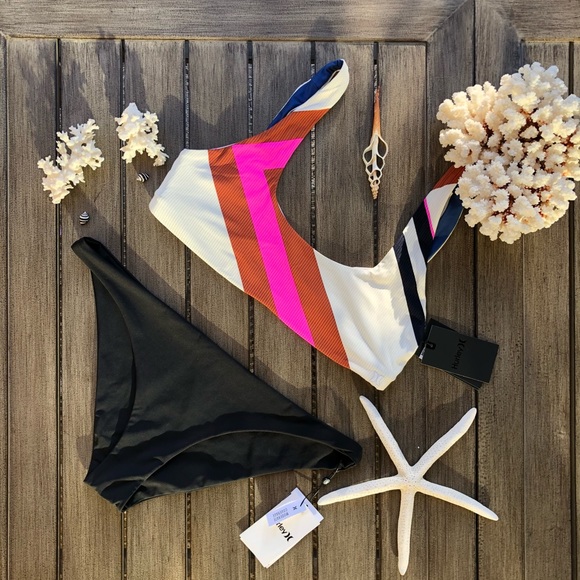 🌴🔆HURLEY- REVERSIBLE MRITIME BIKINI SET🔆🌴 - Picture 2 of 15